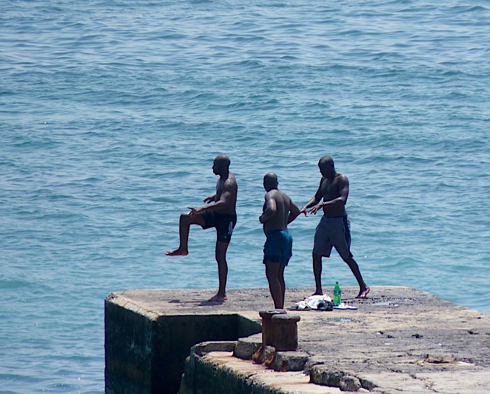 Harmonie avec l'univers sur les rives de l'atlantique, Ile de Gorée, Sénégal