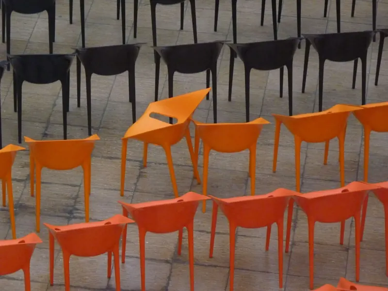 Singularité dans une salle de congrès