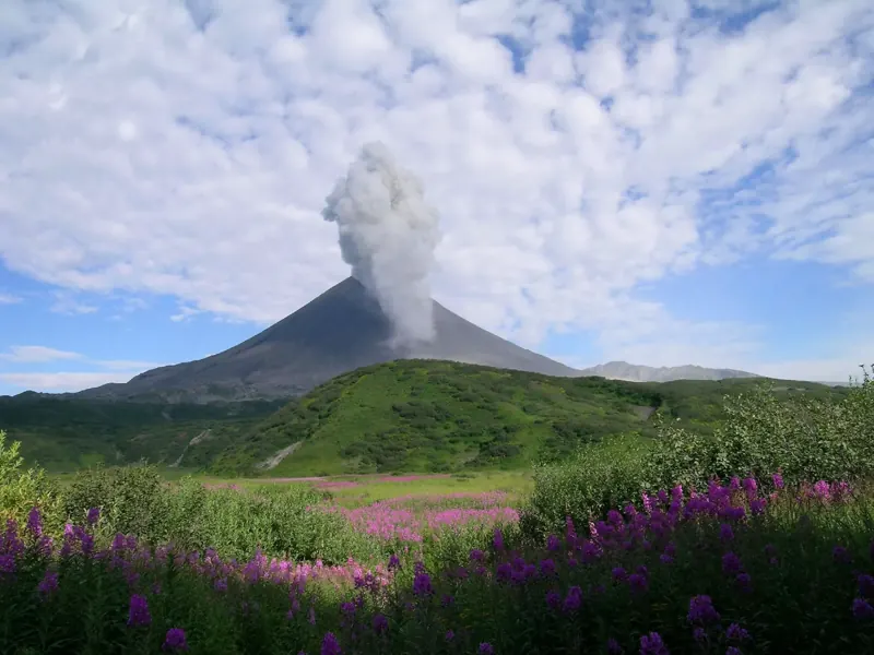 Karymski, un volcan très actif